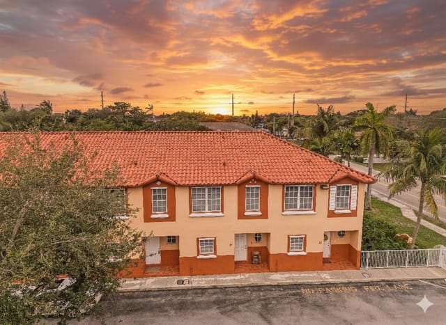 2314 Johnson Street 20C, sold in Hollywood Place, Hollywood, FL