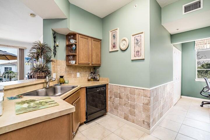 4308 Myrtlewood Circle E — photo 5