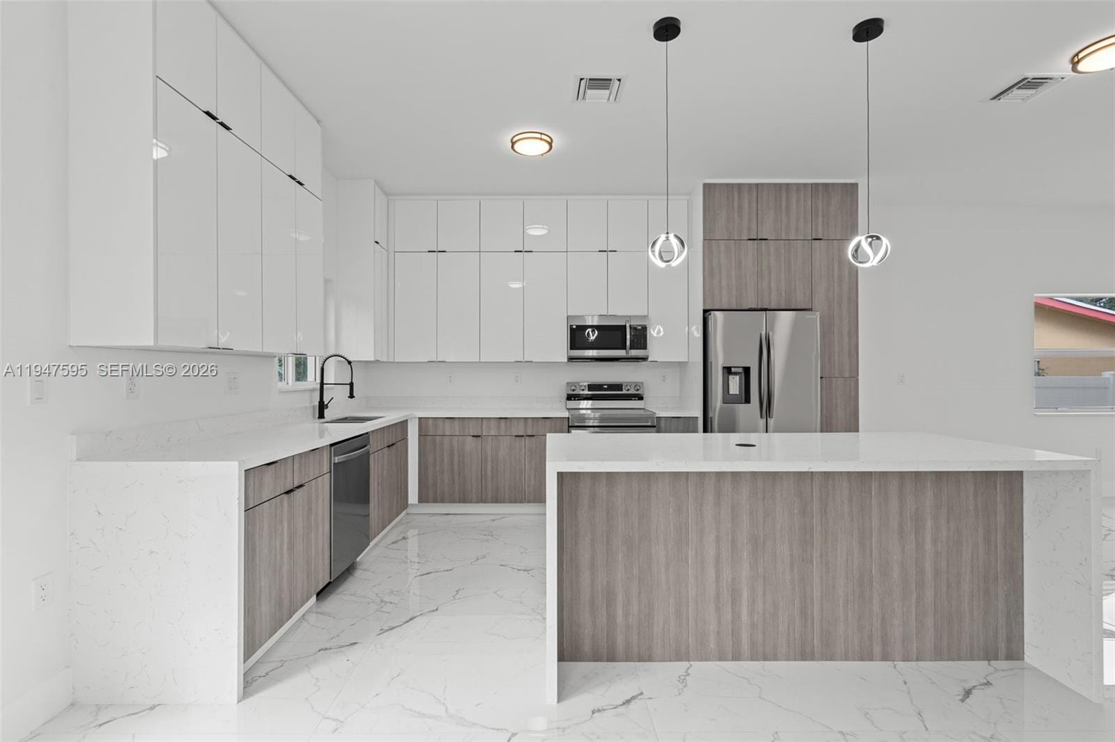 2861 NW 8th Court, Fort Lauderdale, FL 33311 photo 5