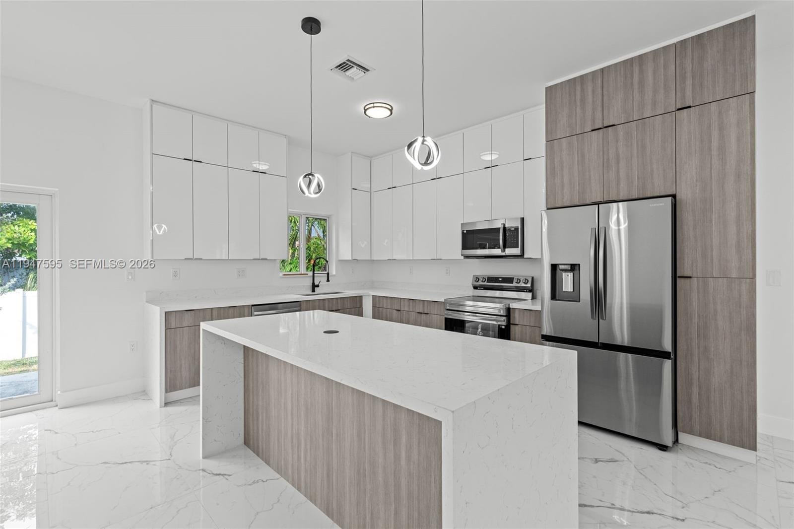 2861 NW 8th Court, Fort Lauderdale, FL 33311 photo 6