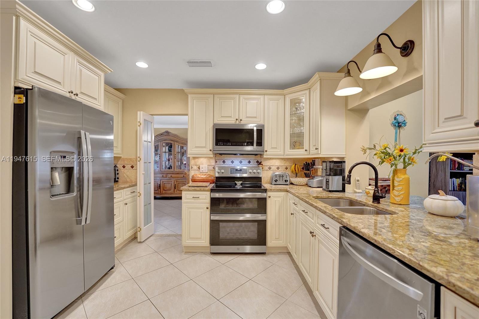 230 SE 4th Street, Dania Beach, FL 33004
