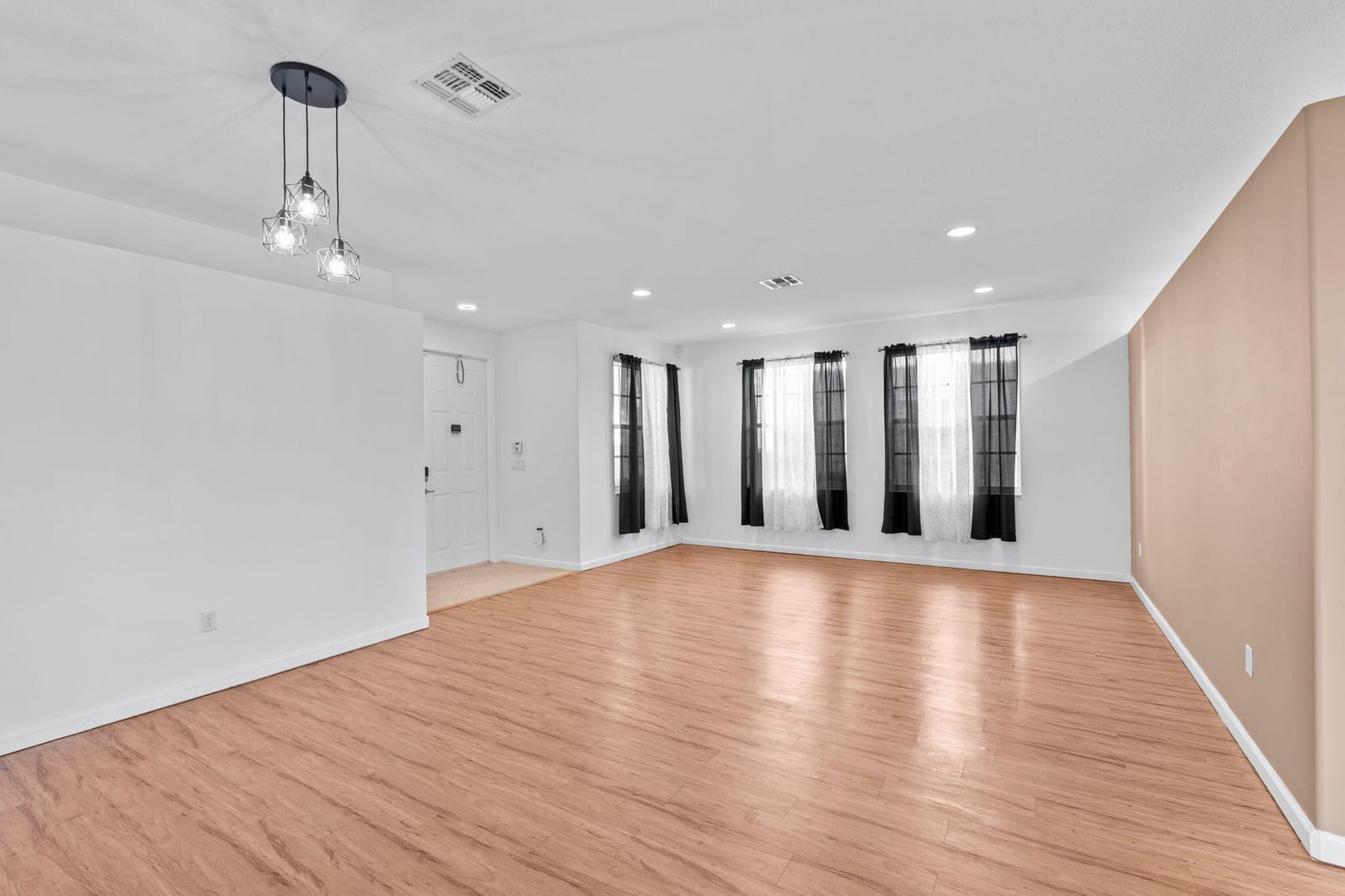 11704 SW Bennington Circle — photo 3
