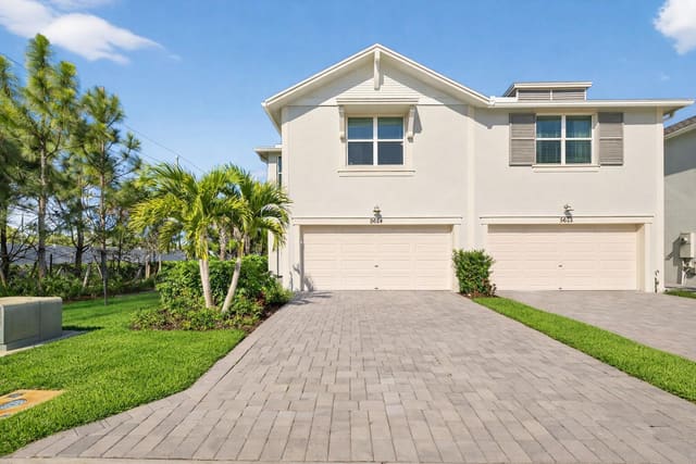 5624 SE Edgewater Circle, sold in Willoughby Townhomes, Stuart, FL