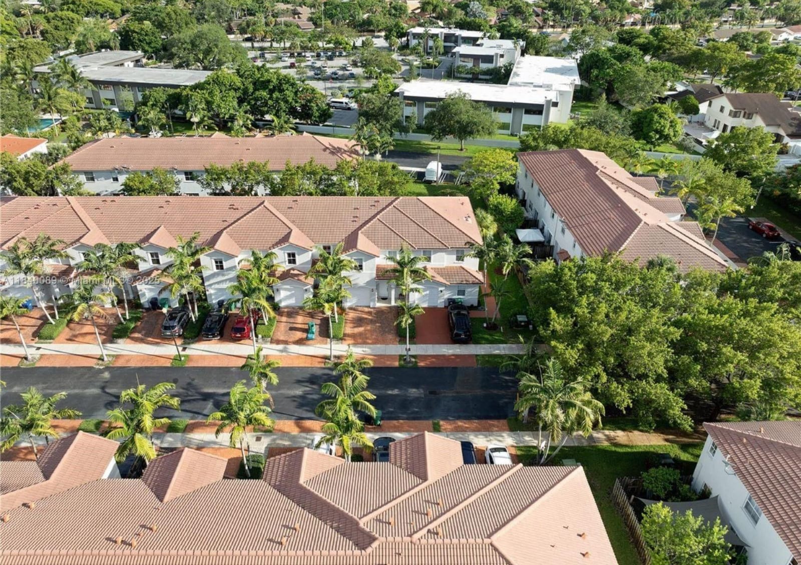 1041 NE 208th Street 1041, Miami, FL 33179 photo 21