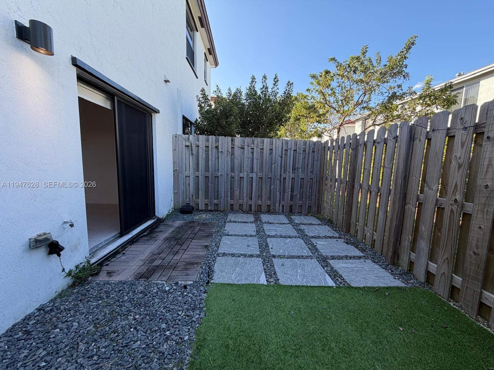 909 NE 211th Street, Miami, FL 33179 photo 11