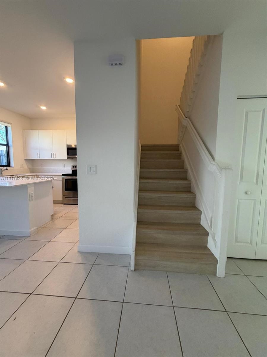909 NE 211th Street, Miami, FL 33179 photo 13