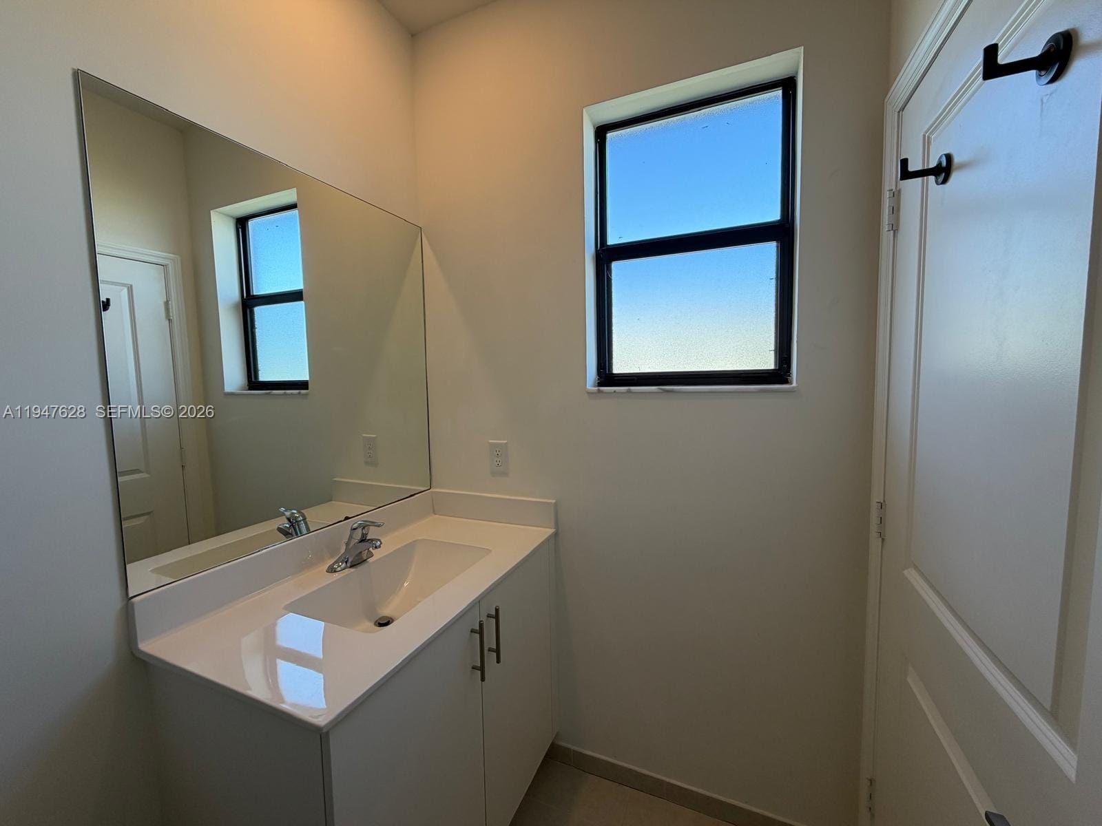 909 NE 211th Street, Miami, FL 33179 photo 16