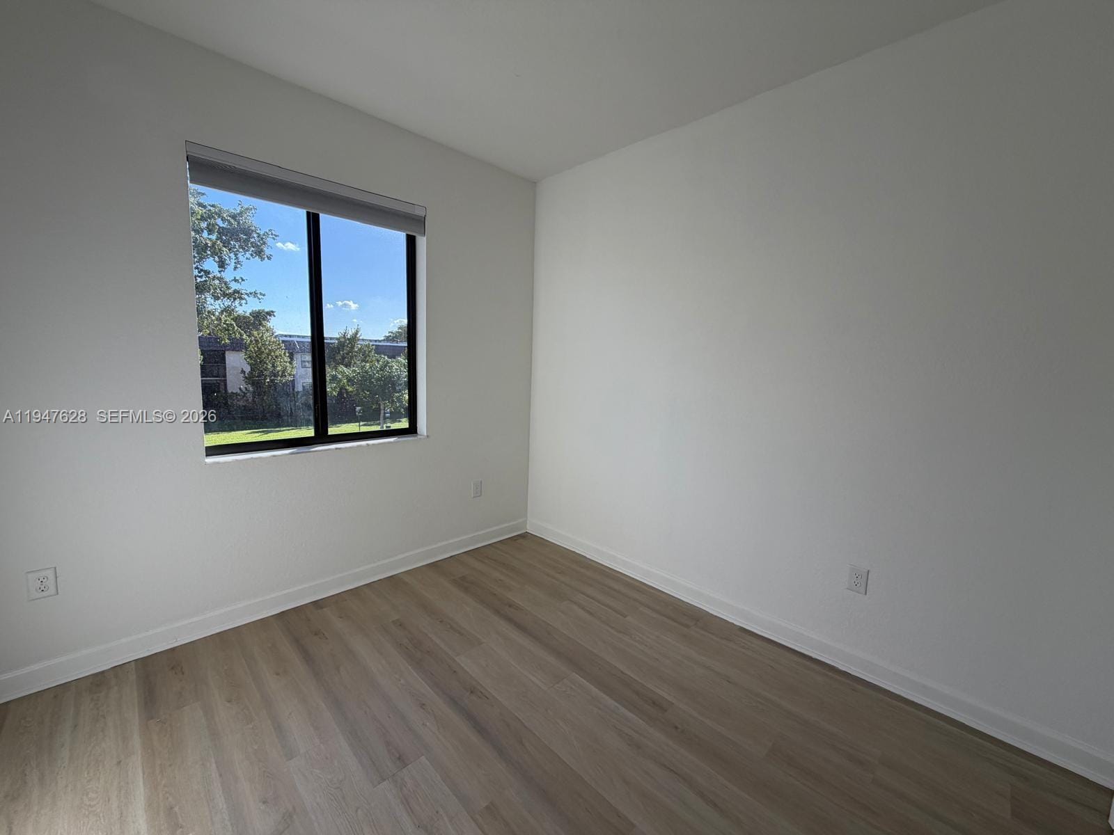 909 NE 211th Street, Miami, FL 33179 photo 25