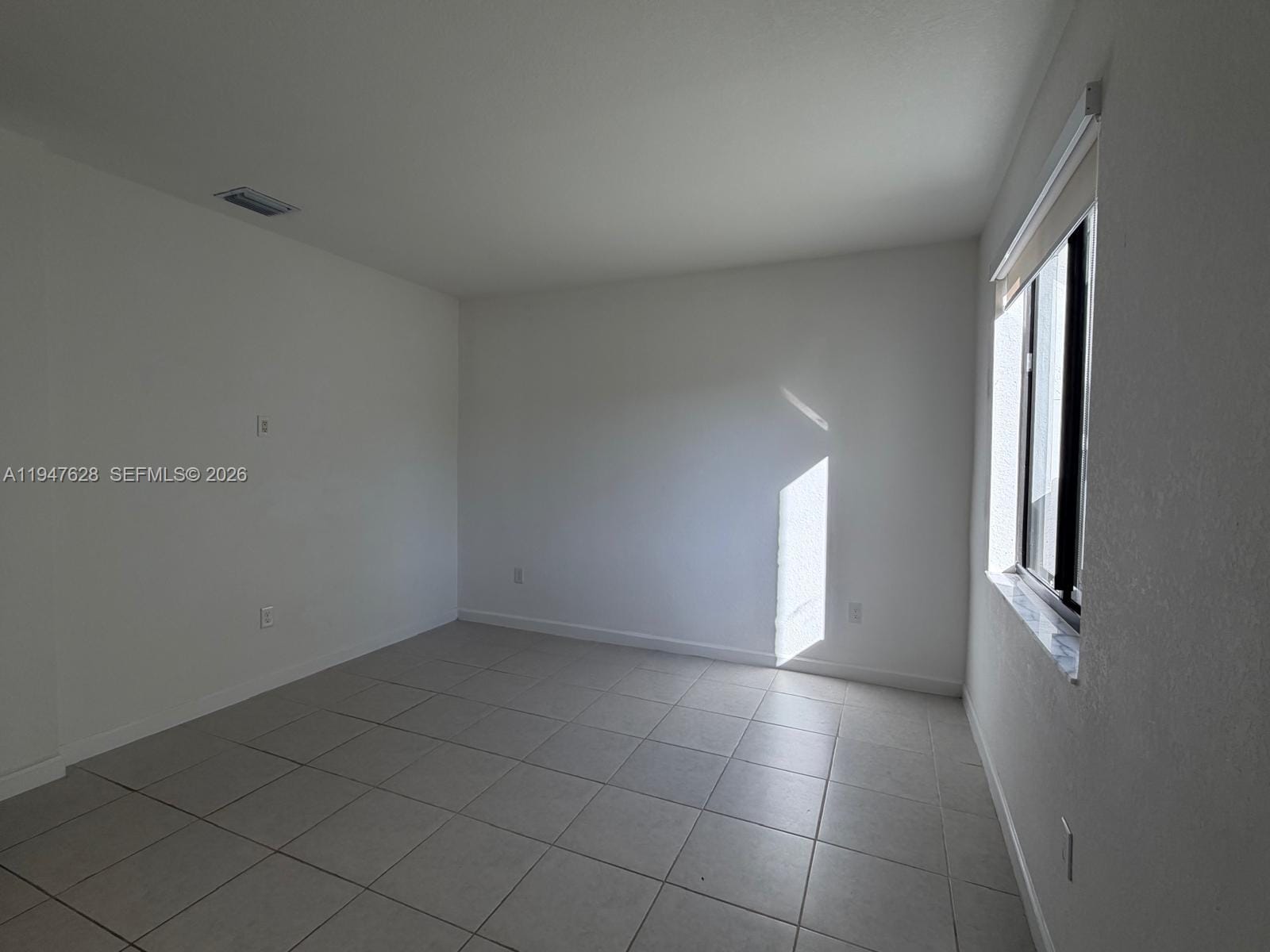 909 NE 211th Street, Miami, FL 33179 photo 7