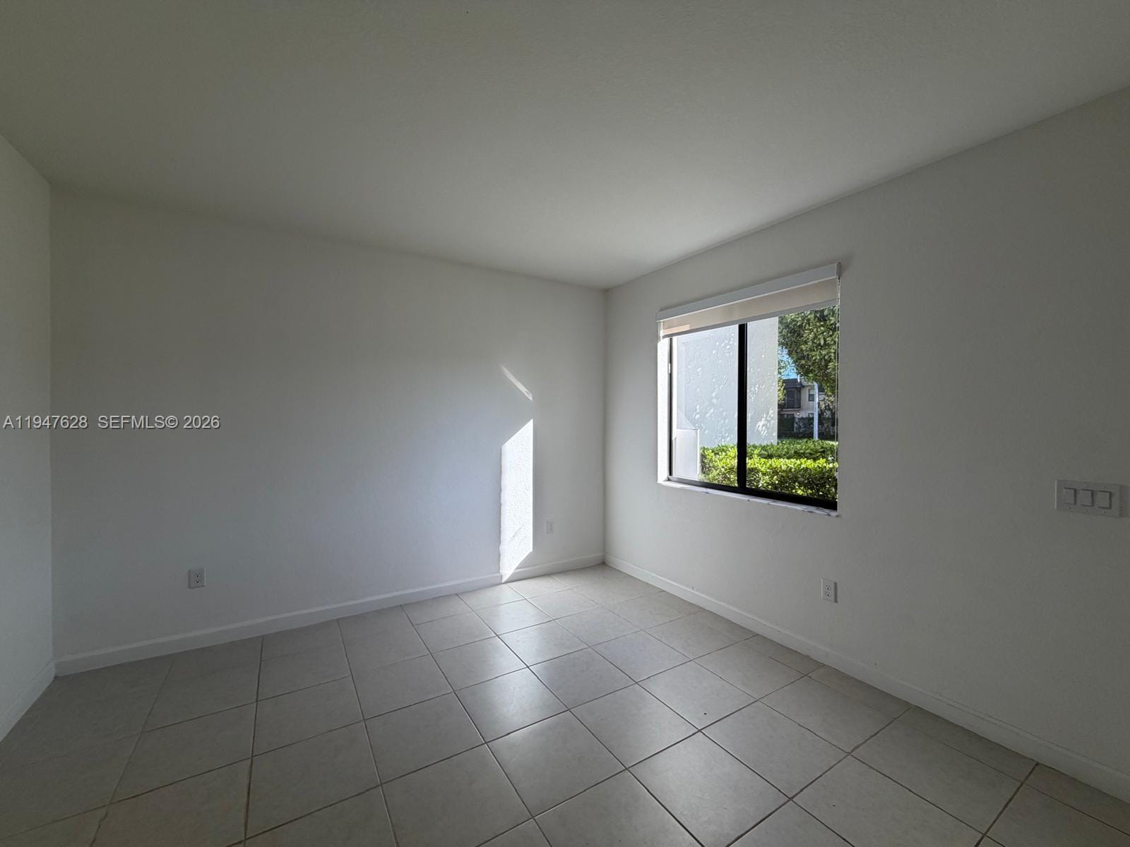 909 NE 211th Street, Miami, FL 33179 photo 8