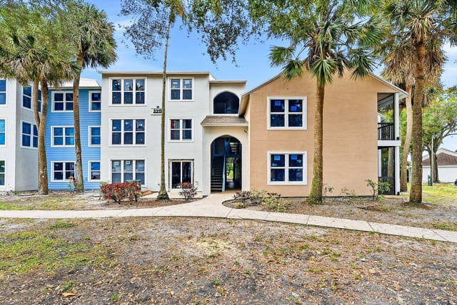 2319 N Congress Avenue 33, sold in Boynton Landings Condo, Boynton Beach, FL