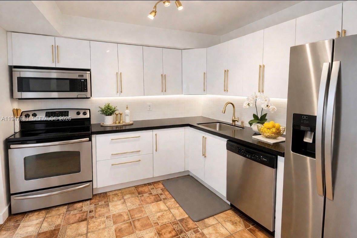 801 Three Islands Boulevard 411 — photo 5