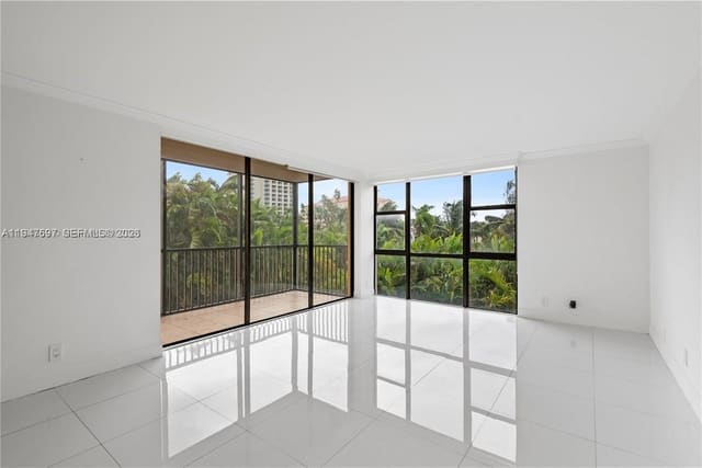 20335 W Country Club Drive 209, Aventura, FL 33180