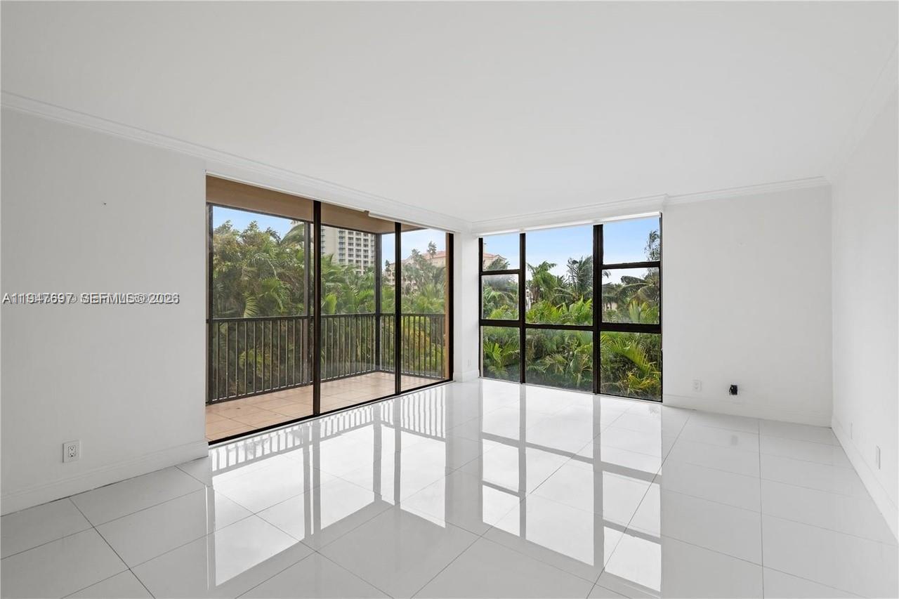 20335 W Country Club Drive 209, Aventura, FL 33180, Aventura