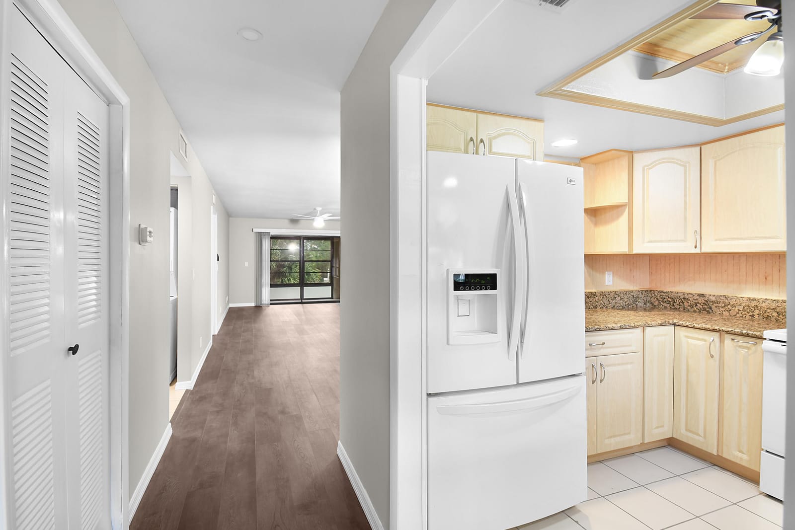 241 SW South River Drive 206 — photo 9