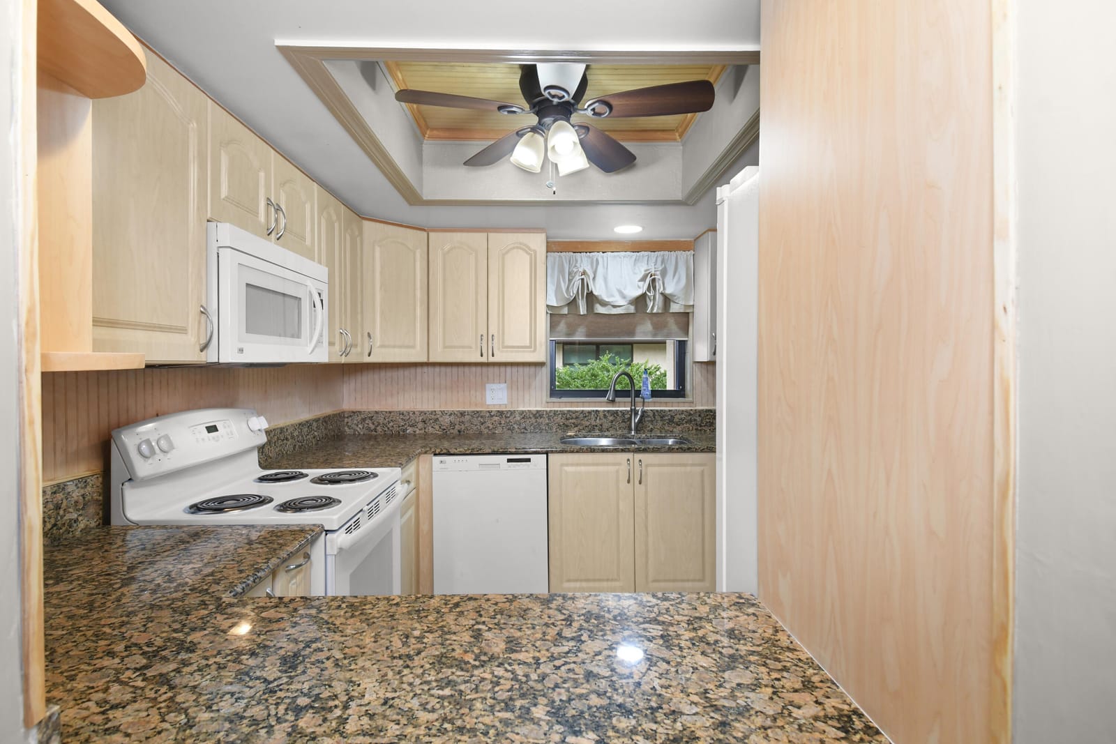 241 SW South River Drive 206 — photo 10