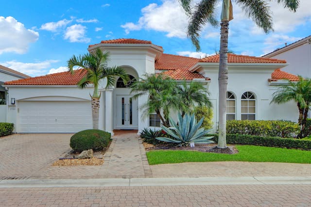 6564 Somerset Circle, sold in Somerset, West Palm Beach, FL