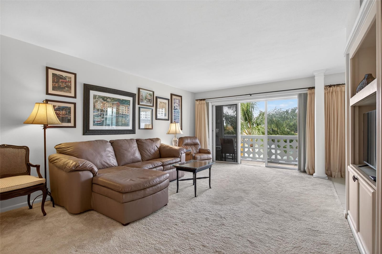 1001 N Riverside Drive 305 — photo 11