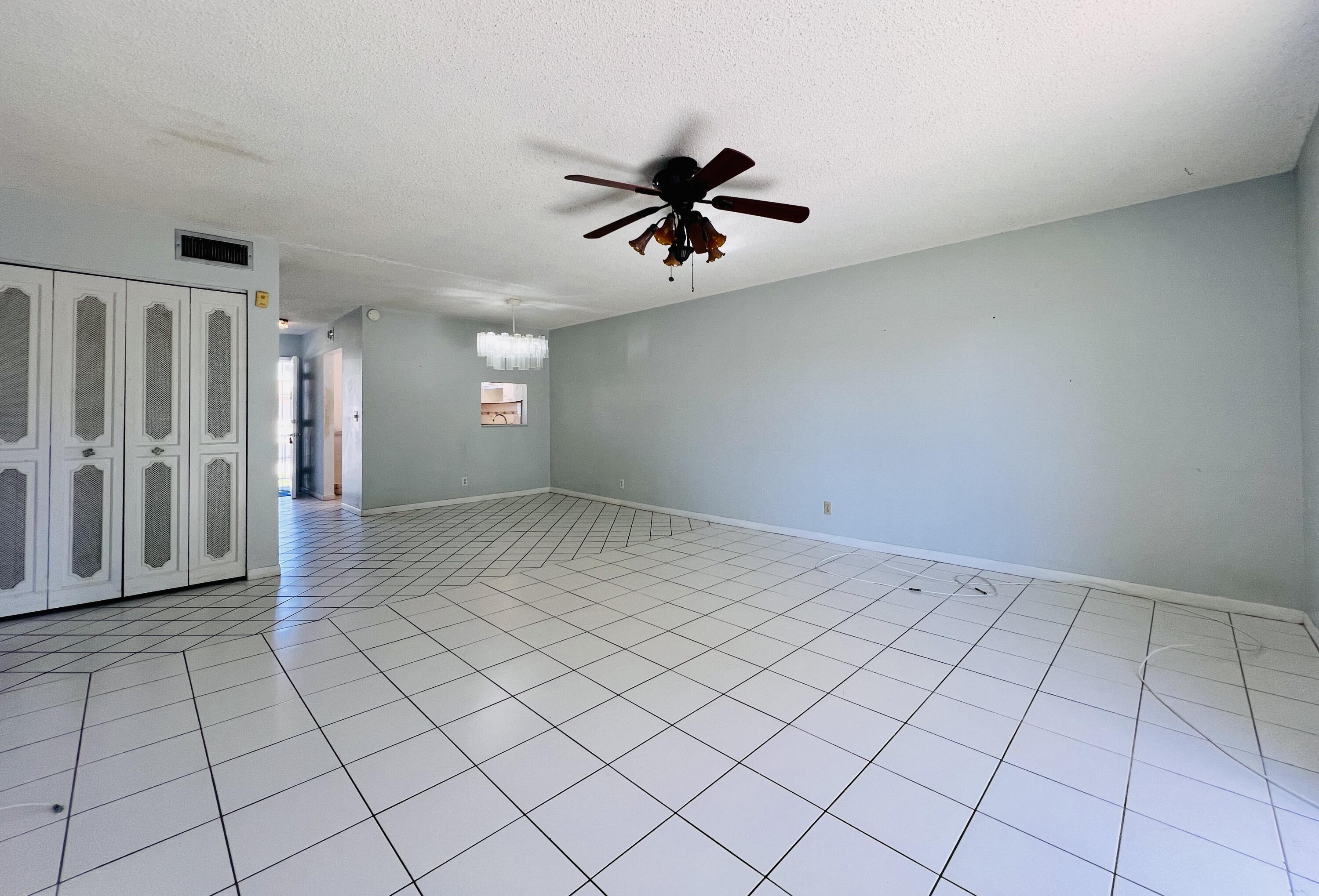 209 Oxford 200, West Palm Beach, FL 33417, West Palm Beach