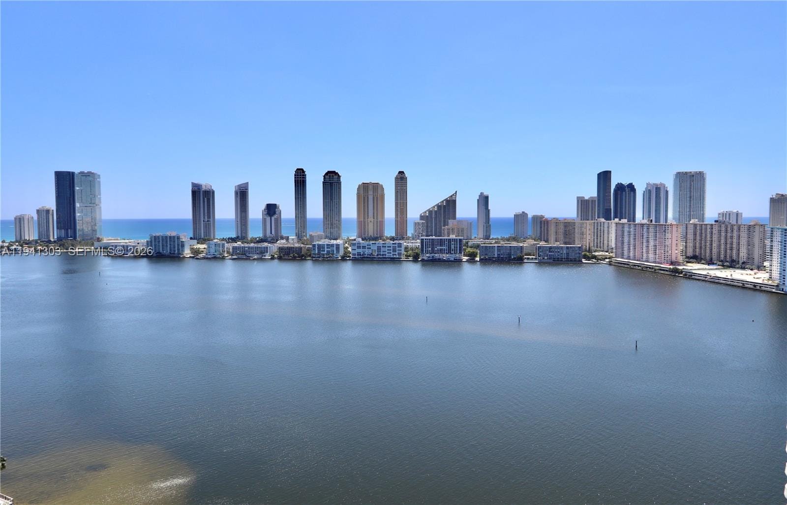 4000 Island Boulevard 2701 — photo 2