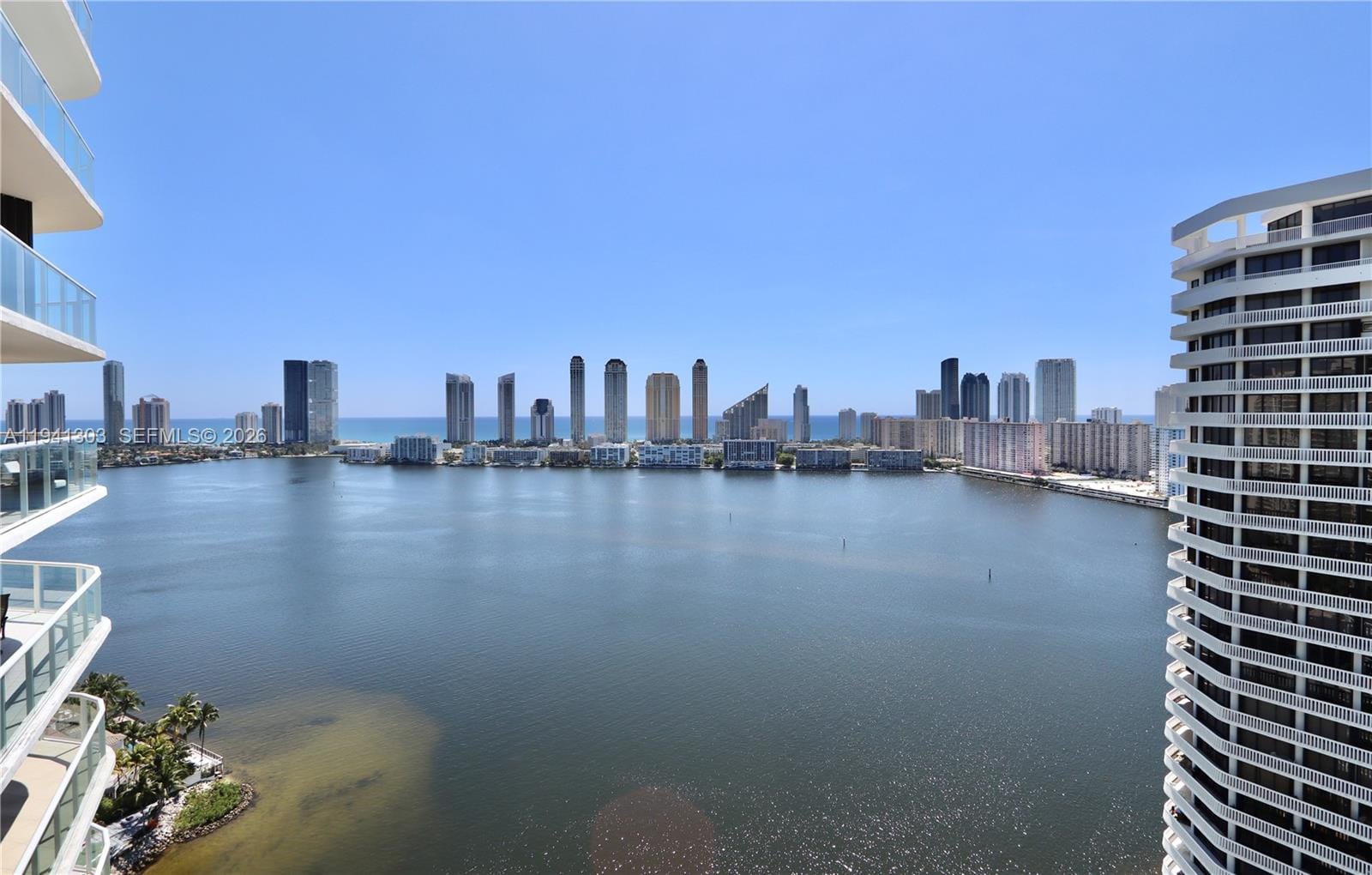 4000 Island Boulevard 2701 — photo 9