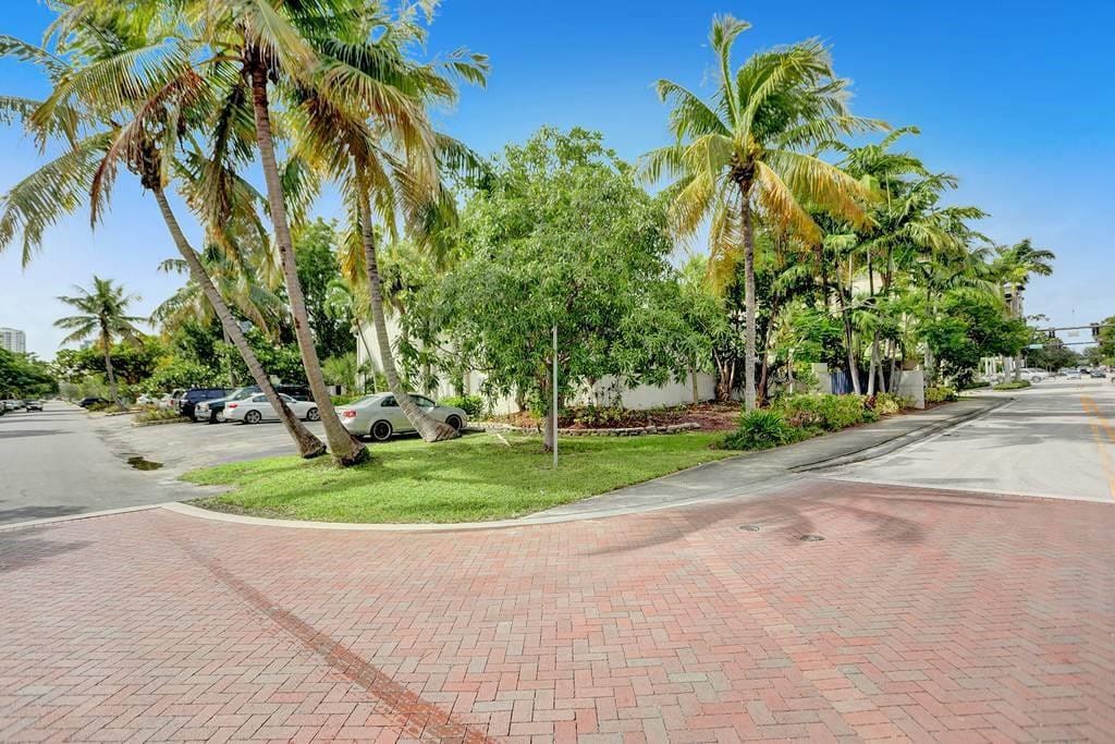 575 NE 7th Avenue 4B — photo 4