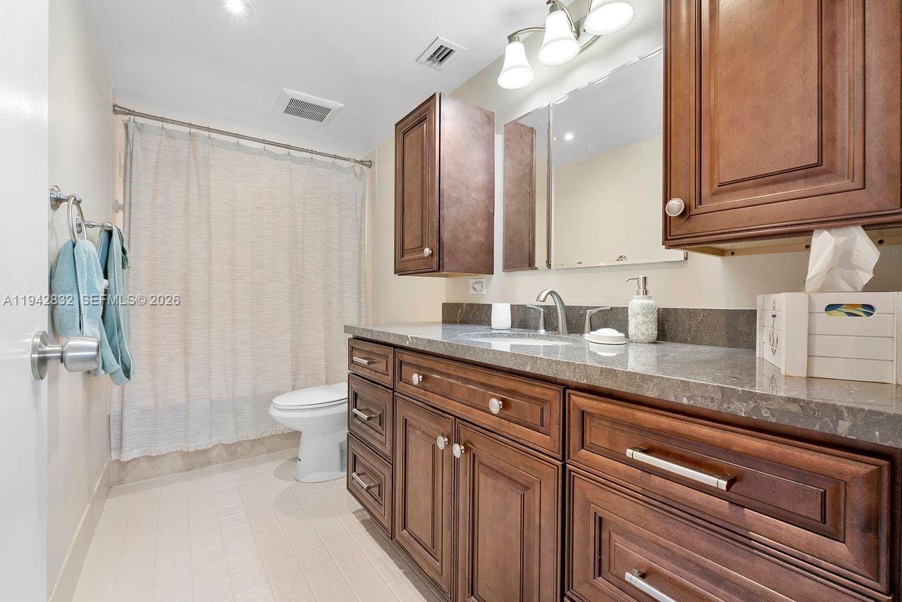 2200 S Cypress Bend Drive 406, Pompano Beach, FL 33069 photo 15