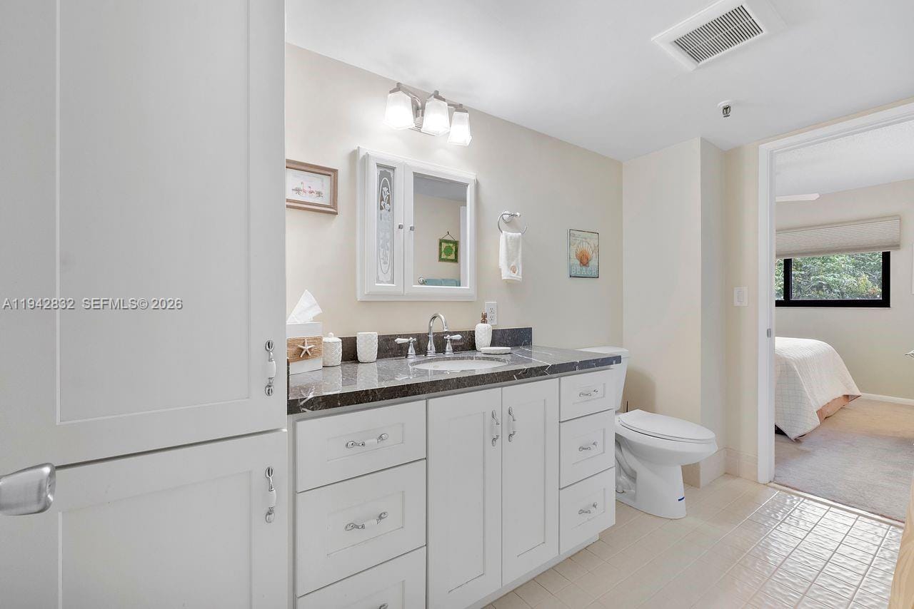 2200 S Cypress Bend Drive 406, Pompano Beach, FL 33069 photo 17