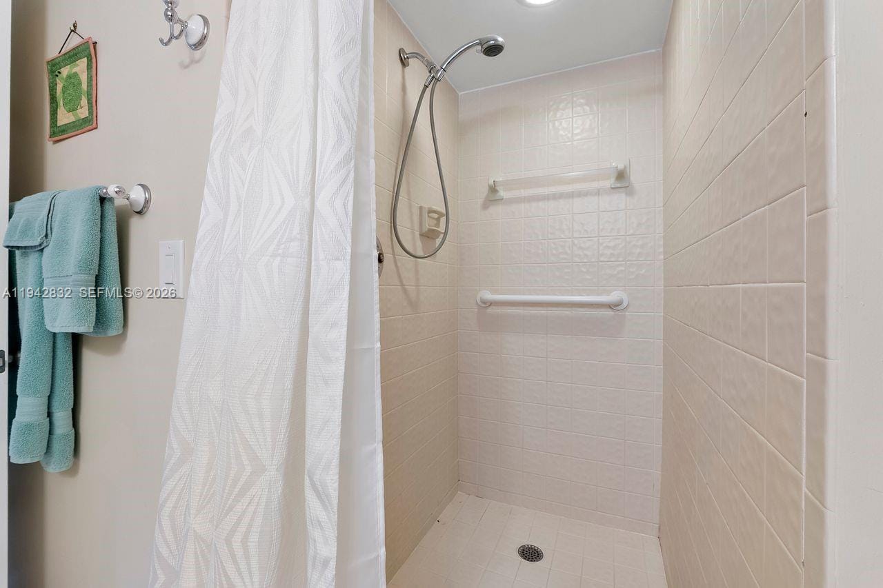 2200 S Cypress Bend Drive 406, Pompano Beach, FL 33069 photo 19