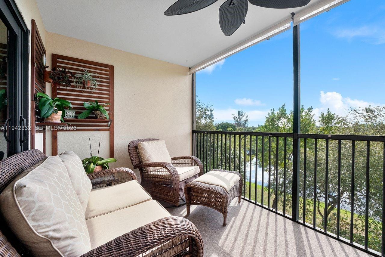 2200 S Cypress Bend Drive 406 — photo 9