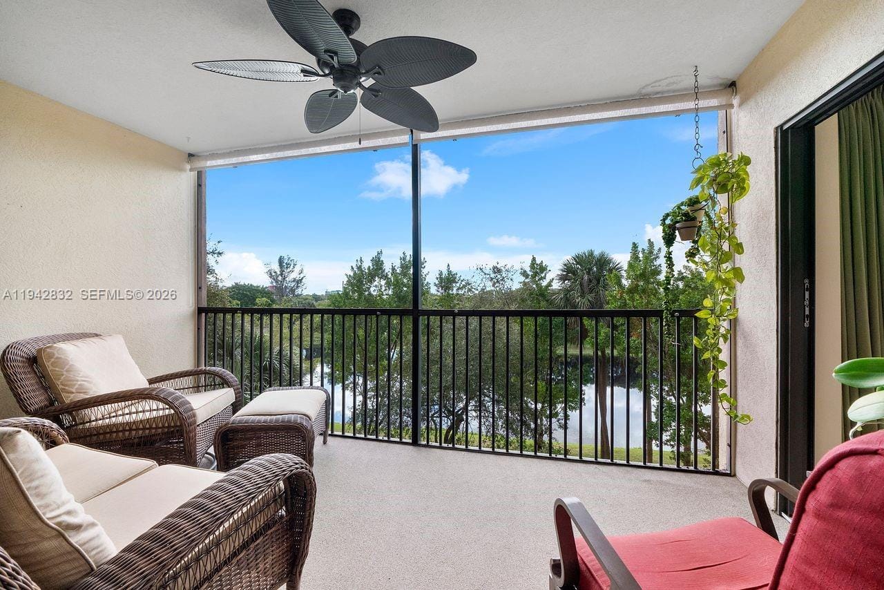 2200 S Cypress Bend Drive 406 — photo 10
