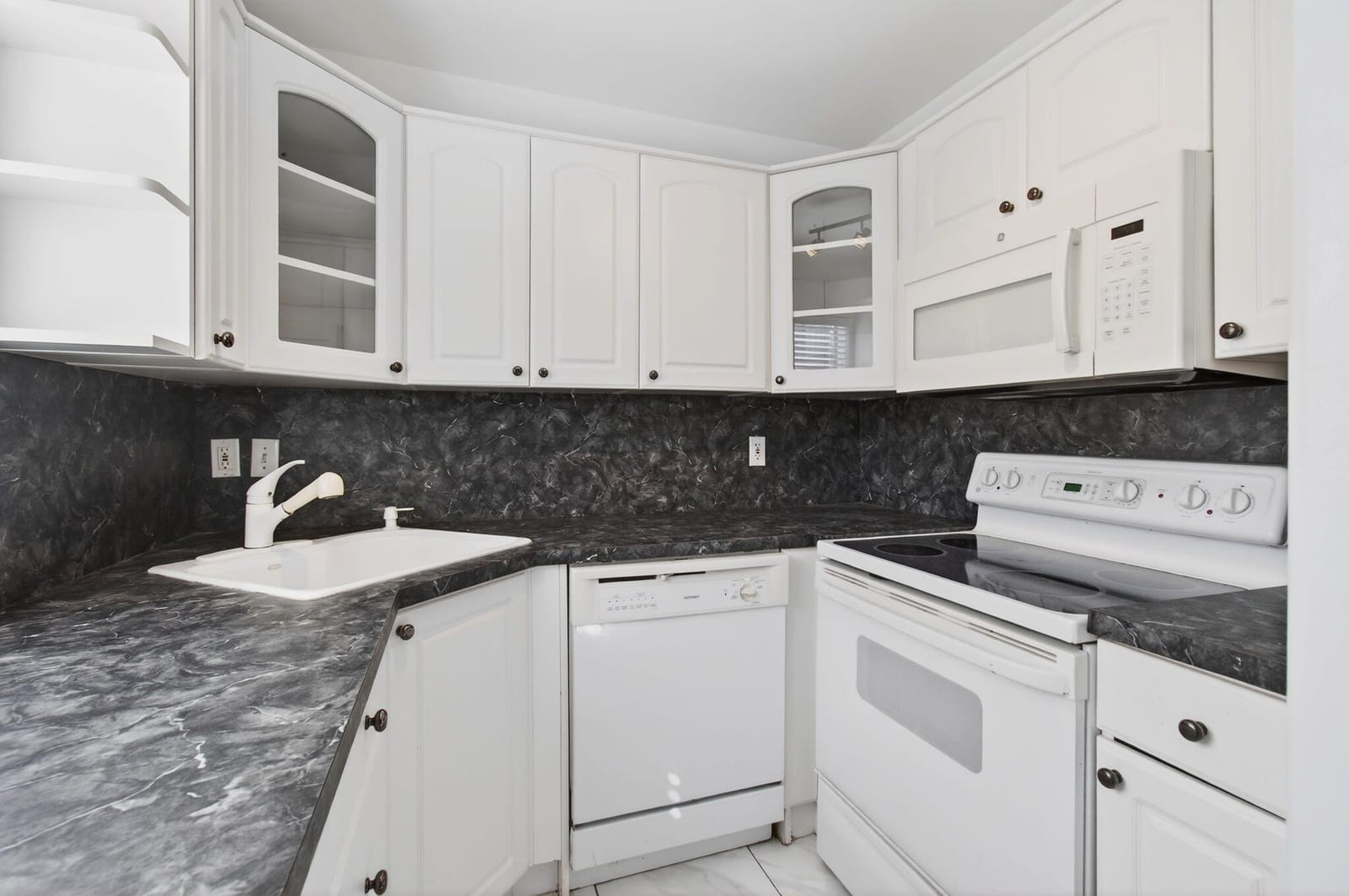 393 Flanders I — photo 12