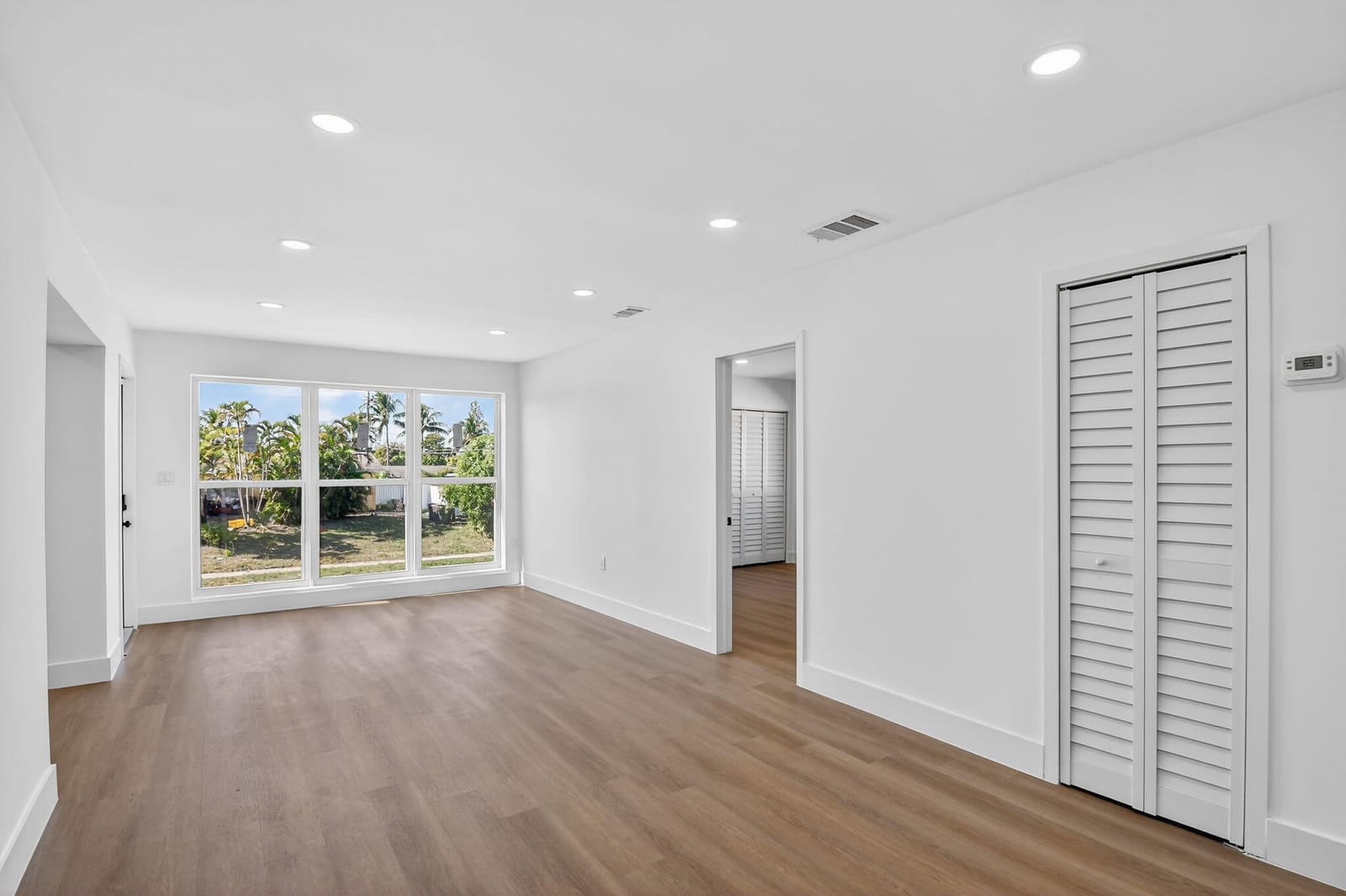 1426 Hillcrest Dr Drive — photo 12