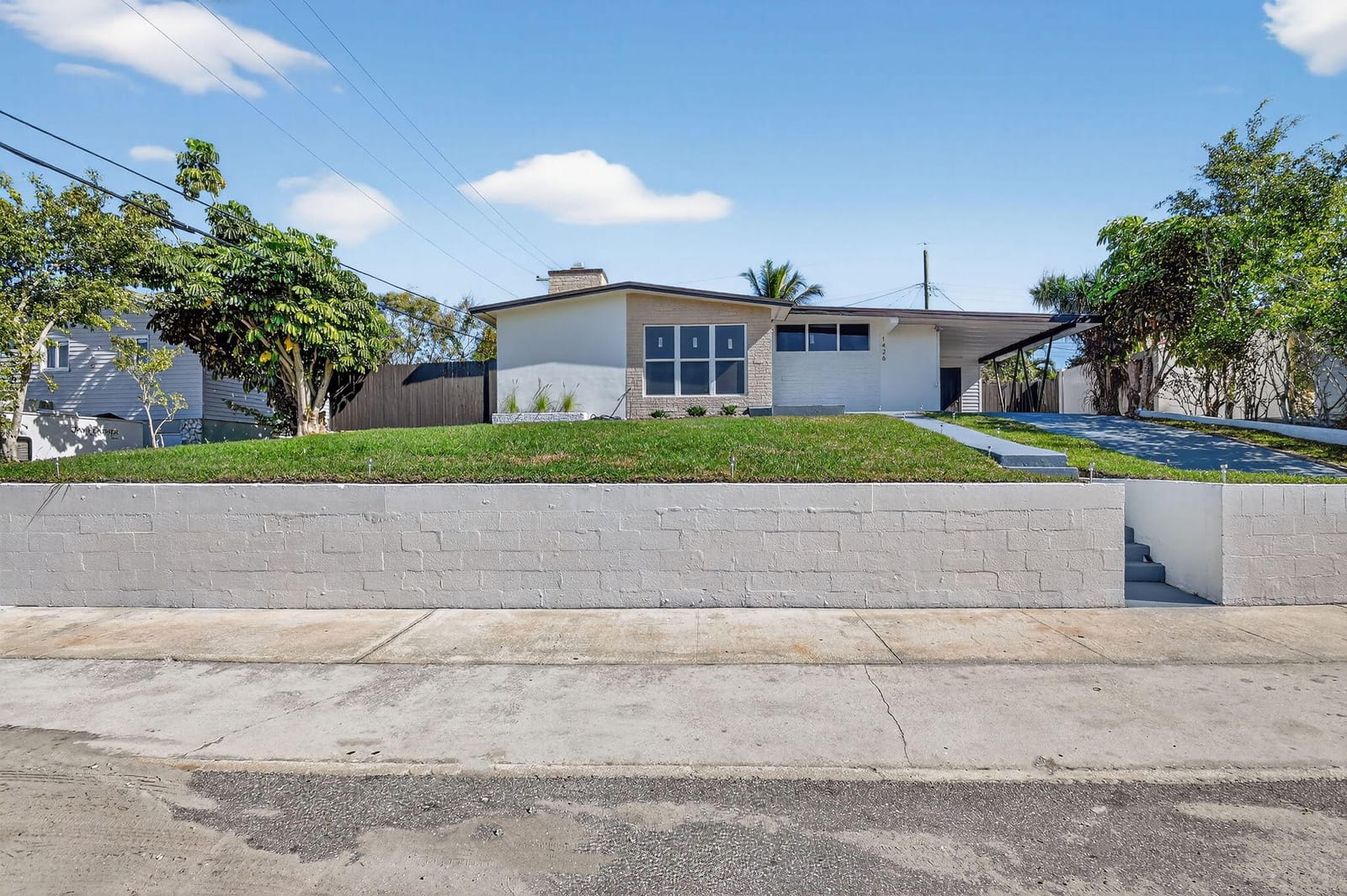 1426 Hillcrest Dr Drive — photo 3