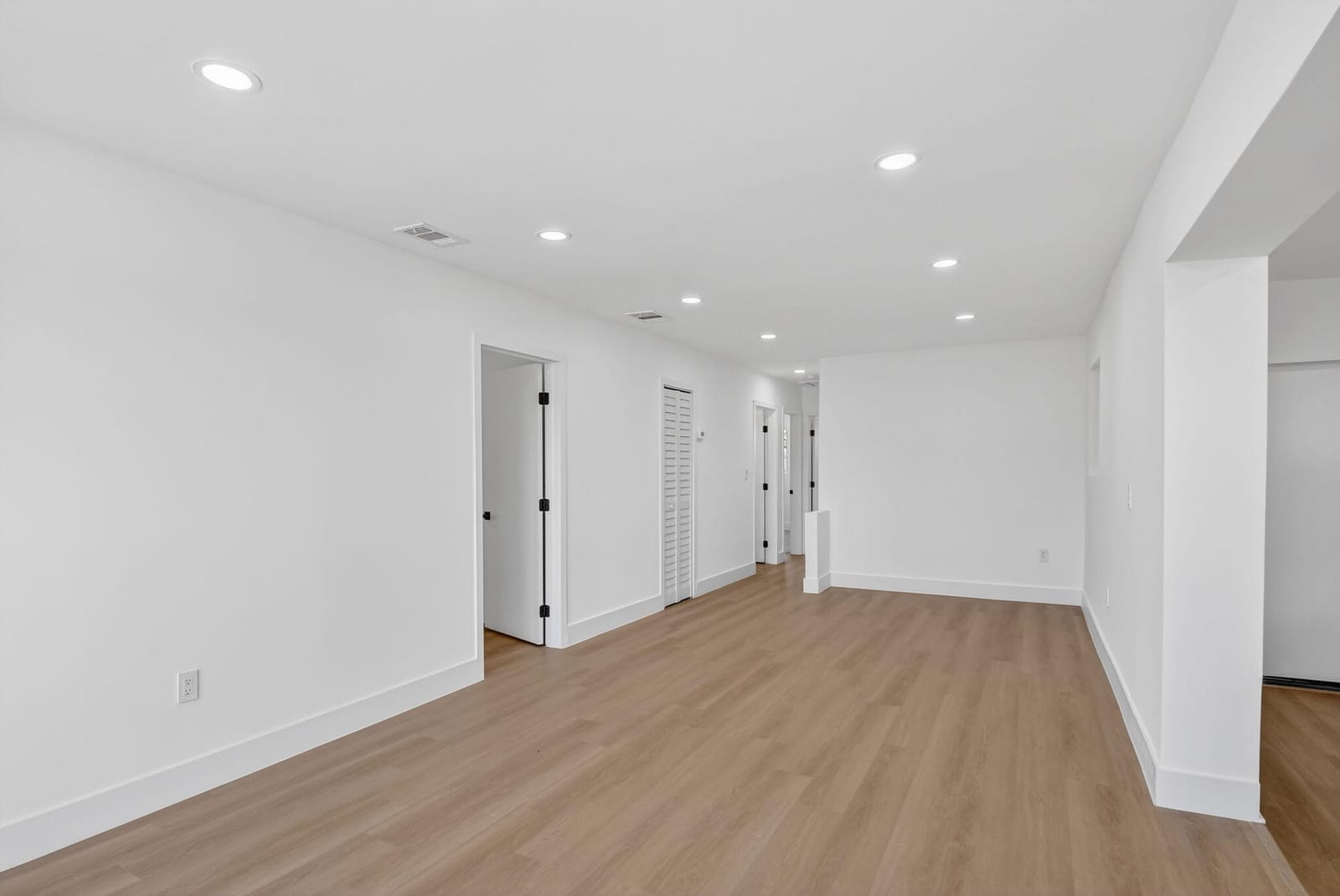 1426 Hillcrest Dr Drive — photo 9
