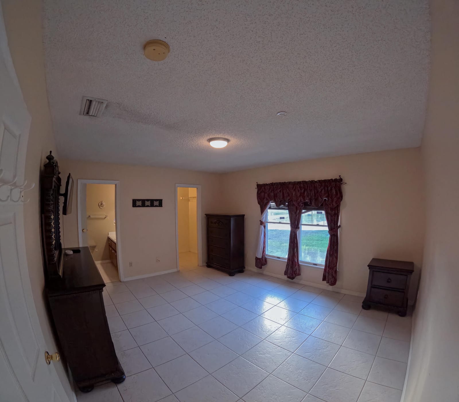 126 NW Hibiscus St Street NW — photo 8