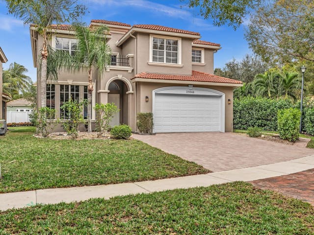 10844 Lake Wynds Court, sold in Wyndsong Estates, Boynton Beach, FL