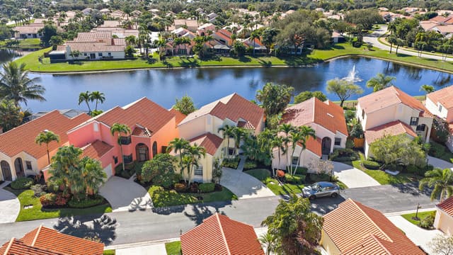 13290 Saint Tropez Circle, sold in Crystal Pointe Pl 2, Palm Beach Gardens, FL