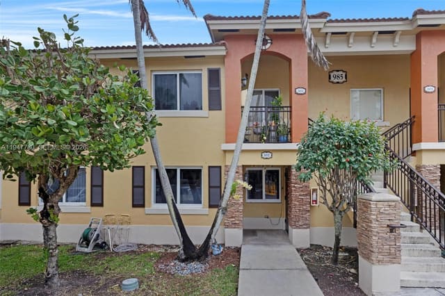 985 NE 33rd Terrace 102, Homestead, FL 33033