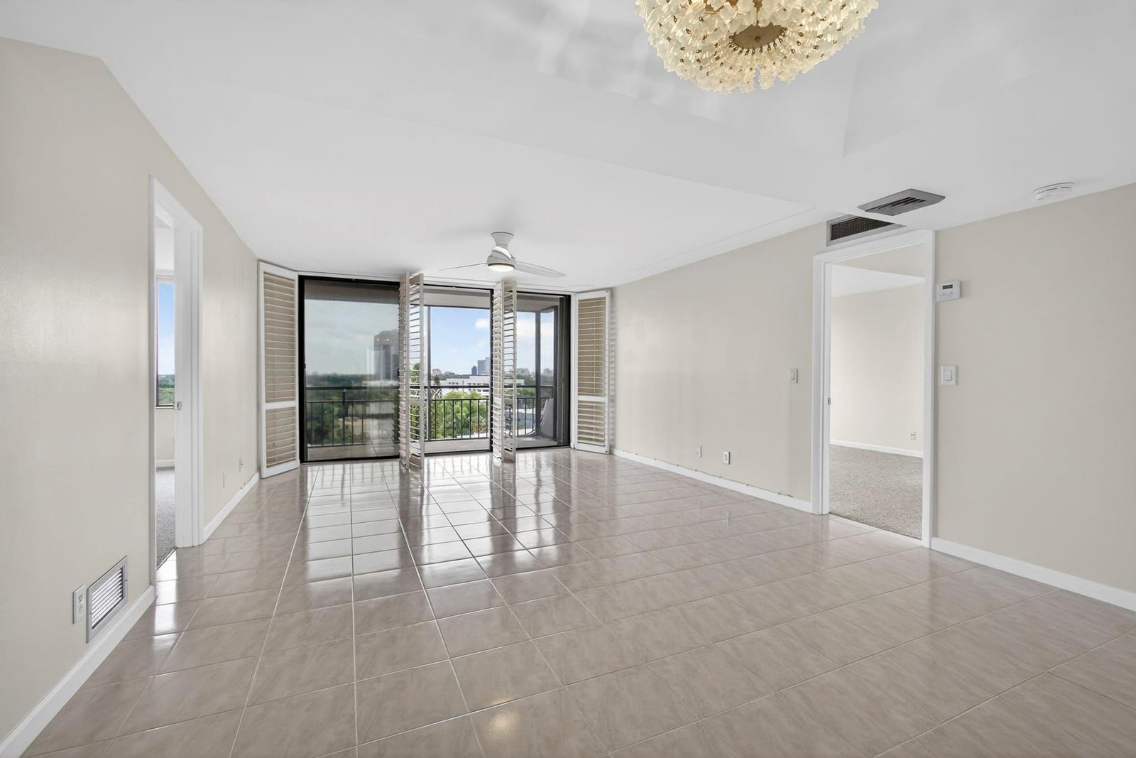 1500 Presidential Way 805 — photo 3