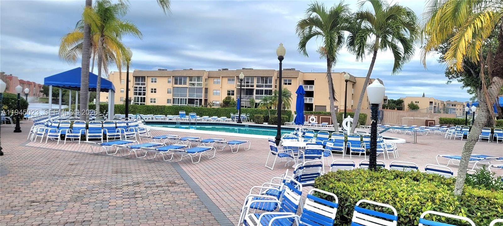 9861 Sunrise Lakes Boulevard 310, Sunrise, FL 33322 photo 23
