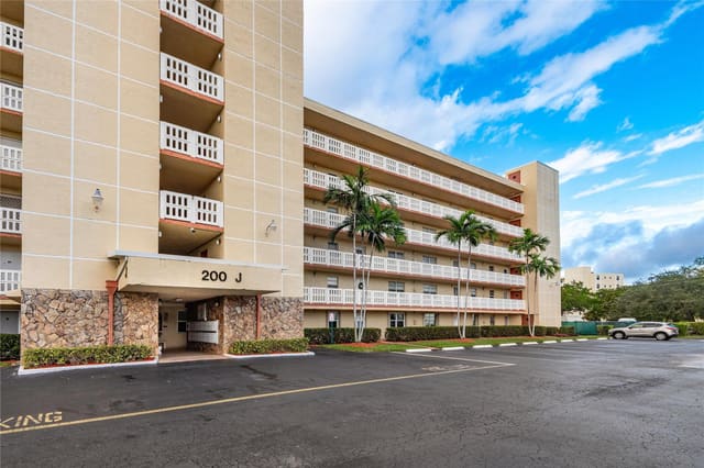 200 SE 5th Avenue 505, Dania Beach, FL 33004