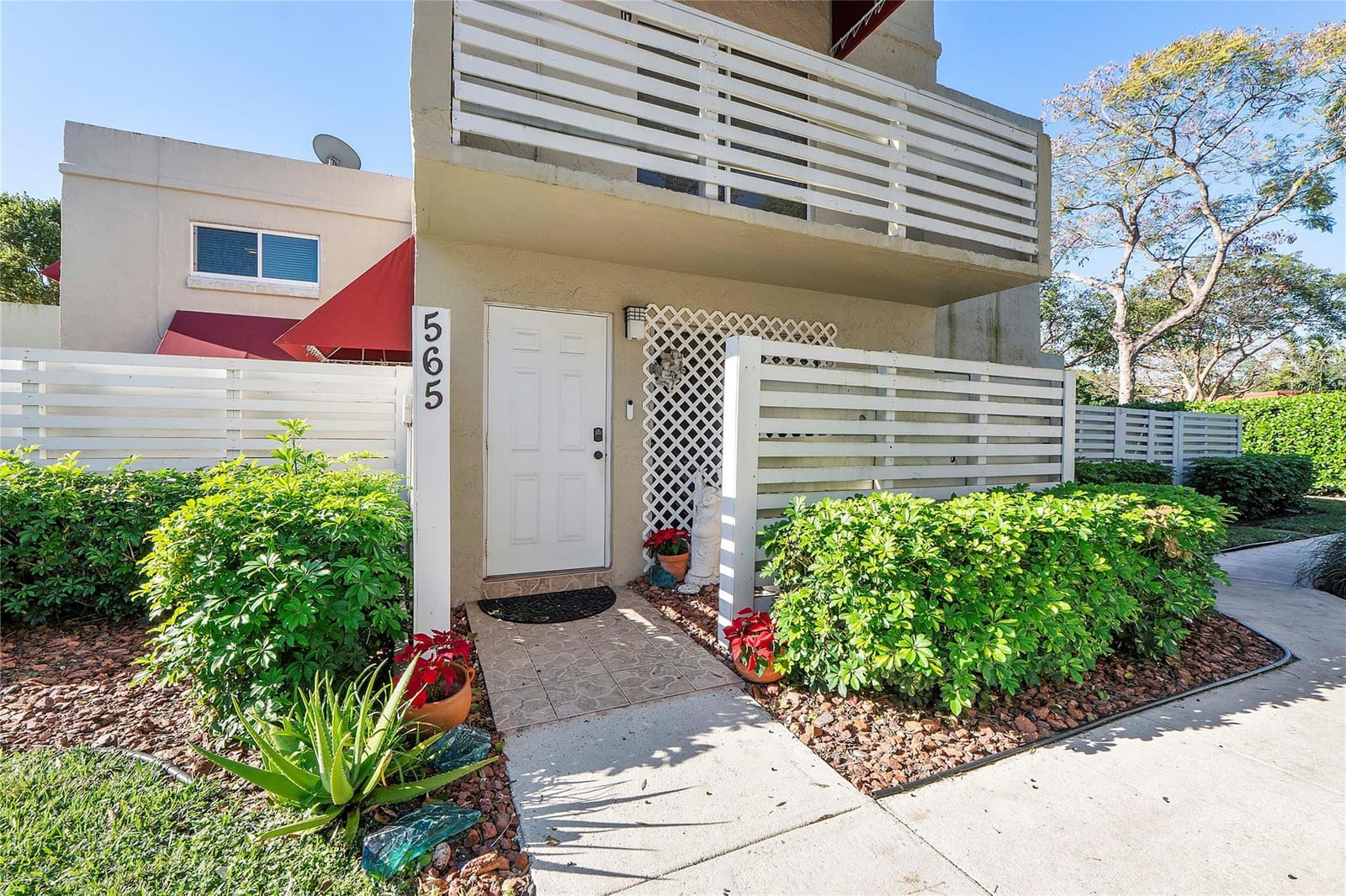 565 NW 98th Avenue 565 — photo 4