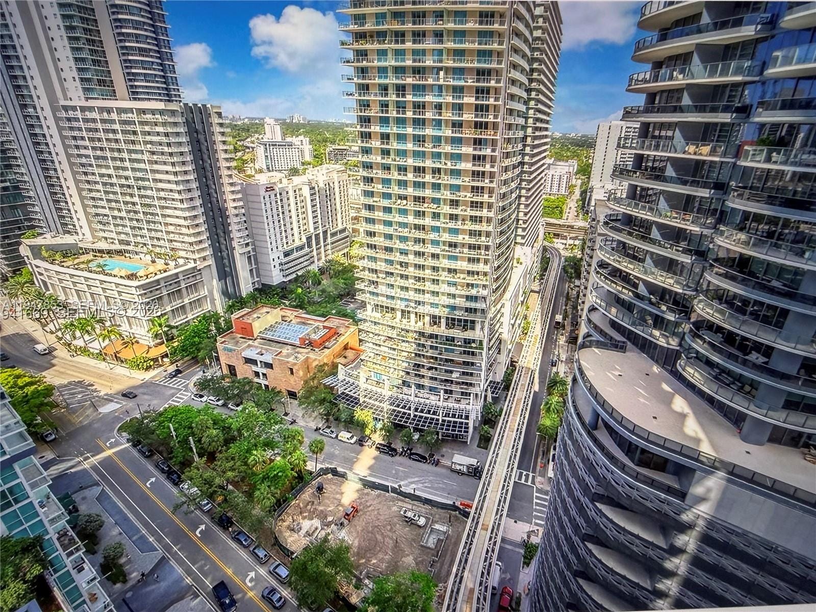 1050 Brickell Avenue 1816, Miami, FL 33131 photo 3