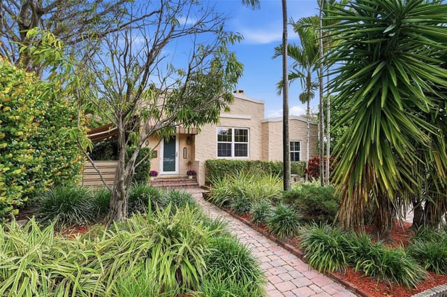 317 SW 16th Street, sold in Lauderdale 2-9 D, Fort Lauderdale, FL