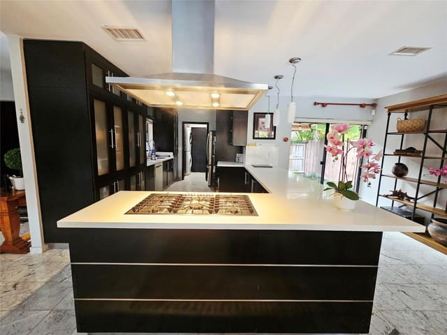 19975 NE 10th Place Way, sold in Sky Lake Villas, Miami, FL