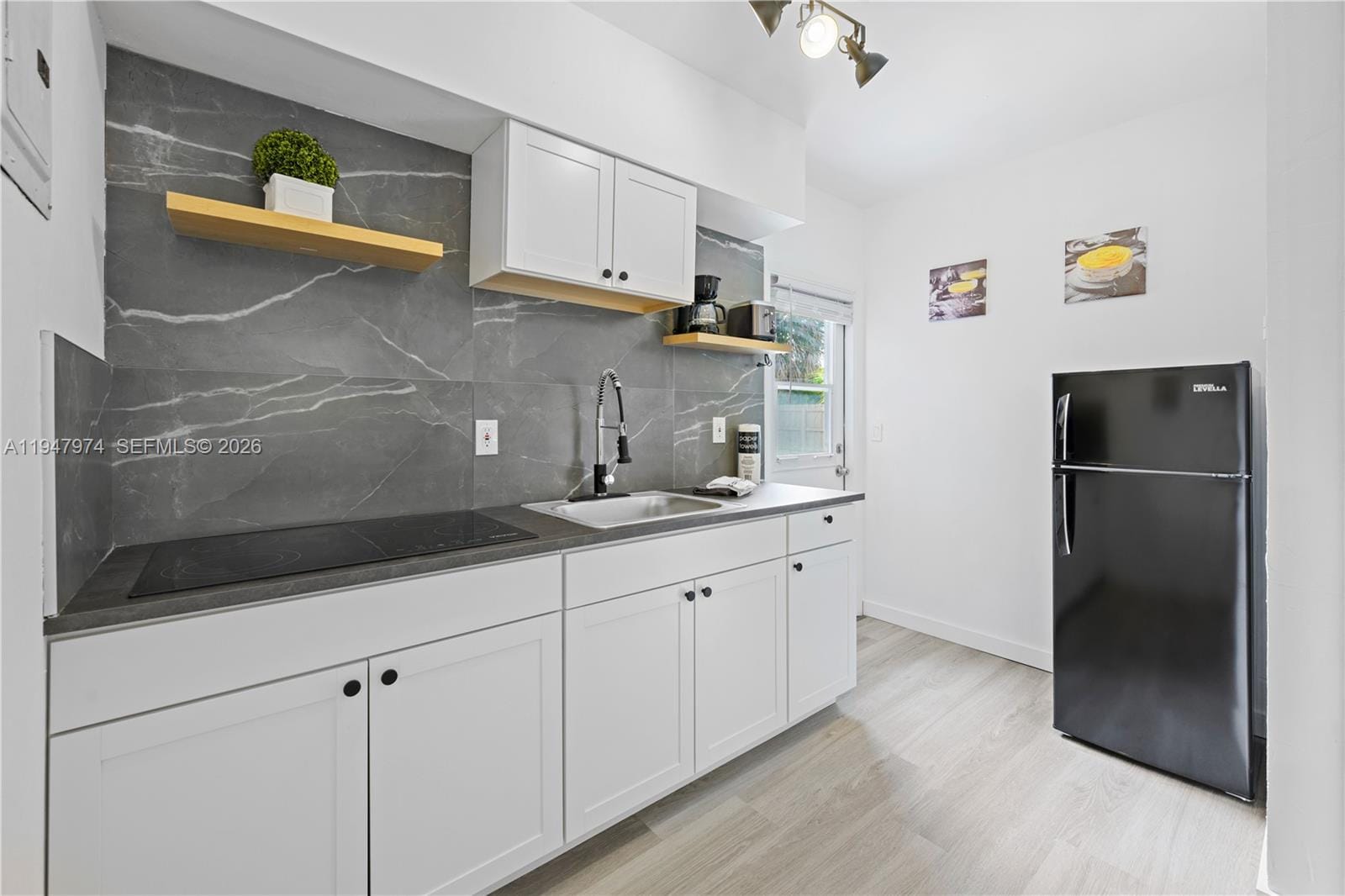 1444 NE 13th Avenue 13 — photo 3