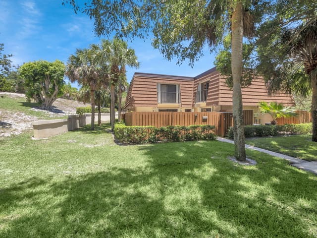 3038 30th Court, Jupiter, FL 33477