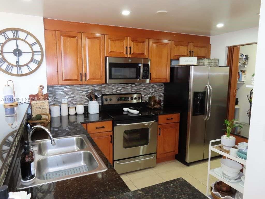 215 SW 42nd Avenue PH08 — photo 6