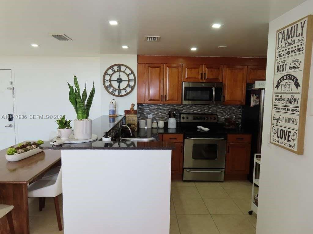 215 SW 42nd Avenue PH08 — photo 7